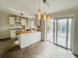 Kitchen- click for photo gallery